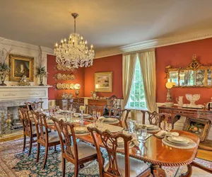 Photo 2 - Historic Cedar Hill Mansion on Large Farm w/ Pool!
