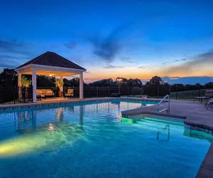 Photo 3 - Historic Cedar Hill Mansion on Large Farm w/ Pool!