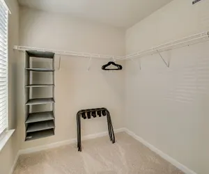 Photo 2 - Charming Townhome < 1 Mi to Zoo & Luray Caverns!