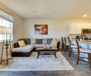 Photo 4 - Charming Townhome < 1 Mi to Zoo & Luray Caverns!