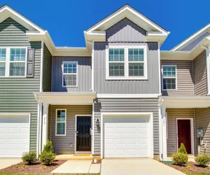 Photo 3 - Charming Townhome < 1 Mi to Zoo & Luray Caverns!
