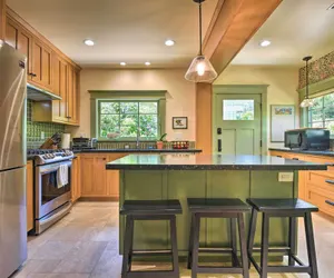 Photo 4 - Inviting Bungalow w/ Deck, Close to Dtwn LA!