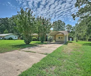 Photo 2 - Cozy Murfreesboro Home Near Local Attractions!