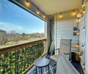 Photo 3 - Ocean Shores Condo: Walk to the Beach!