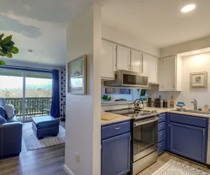 Photo 5 - Ocean Shores Condo: Walk to the Beach!
