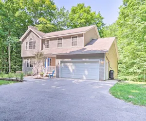 Photo 5 - Beulah Family Home ~ 2 Mi to Dtwn + Beach!
