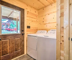 Photo 2 - Stylish Cabin by Beavers Bend: Hot Tub & Fire Pit