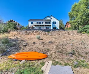Photo 4 - Picturesque Moses Lake House w/ Boating Dock