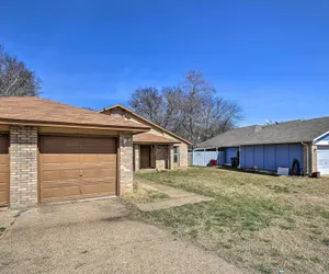 Photo 4 - West San Antonio Home: Near Dtwn Attractions!