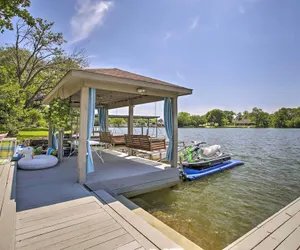 Photo 2 - Waterfront Lake Home w/ Deck - New Renovations!