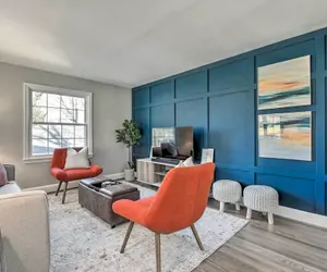 Photo 5 - Mid-century Modern Cottage in Ardmore Area!