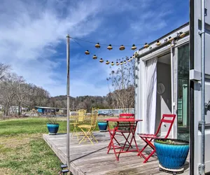 Photo 2 - Old Fort Shipping Container House Near Trails