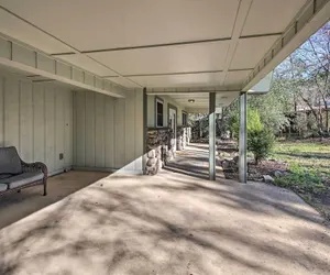 Photo 5 - Waterfront Getaway w/ Dock on Lake Hamilton!