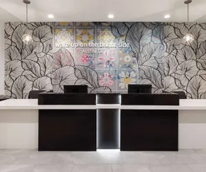 Photo 3 - La Quinta Inn & Suites by Wyndham Austin Parmer/Tech Ridge