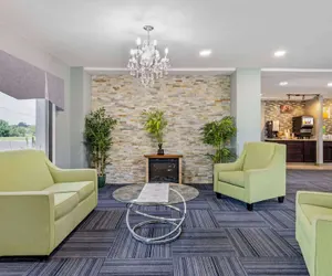 Photo 5 - Suburban Studios Verona - Staunton North