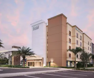 Photo 2 - Fairfield Inn & Suites by Marriott Fort Lauderdale Northwest