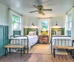 Photo 5 - Beautifully Restored Farmhouse in Marshall!