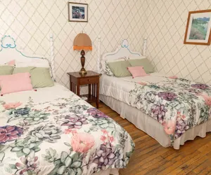 Photo 4 - The Hand Hotel Bed & Breakfast