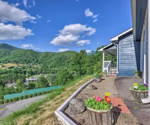 Photo 5 - Maggie Valley House w/ Mtn Views - 1 Mi to DT