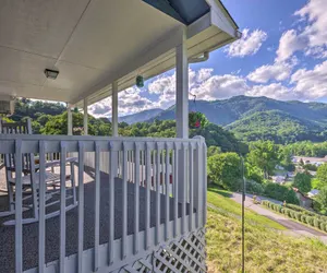 Photo 4 - Maggie Valley House w/ Mtn Views - 1 Mi to DT