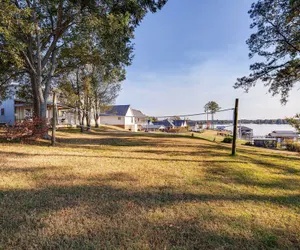 Photo 5 - Charming Weiss Lake Apartment w/ Boat Slip!