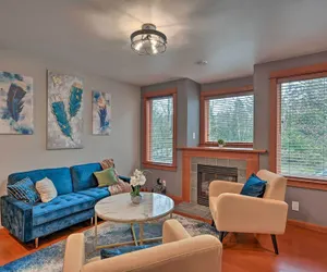 Photo 5 - Stylish Townhome ~ 6 Miles to Downtown Seattle!