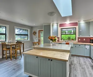 Photo 5 - Quiet & Cozy Eureka Home Near Sequoia Park & Zoo!