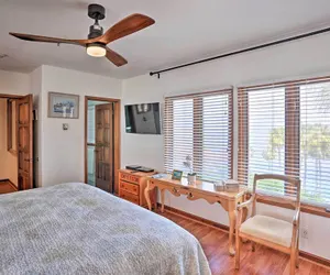 Photo 4 - Quiet Avalon Getaway Villa w/ Ocean View & Balcony