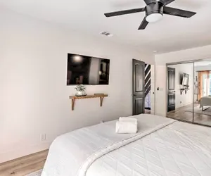 Photo 3 - Luxe Timberland Villa w/ Lake Arrowhead Access!