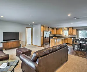 Photo 5 - Valentine Vacation Rental w/ Modern Interior!