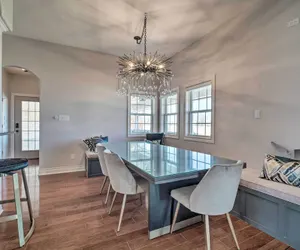 Photo 2 - Luxurious Aggieland Retreat - 14 Mi to A&m!