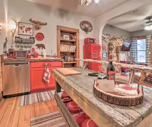 Photo 3 - One-of-a-kind Rustic Retreat in Dtwn Sturgeon Bay!