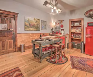 Photo 2 - One-of-a-kind Rustic Retreat in Dtwn Sturgeon Bay!