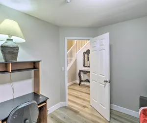 Photo 4 - Spacious Kent Home: Great for Large Families!