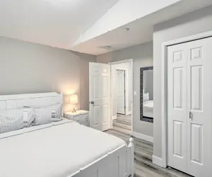 Photo 5 - Spacious Kent Home: Great for Large Families!