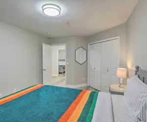 Photo 2 - Spacious Kent Home: Great for Large Families!