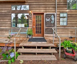 Photo 4 - Waterfront Bainbridge Island Home W/stunning Views