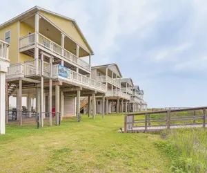 Photo 3 - Beachfront Retreat With 2 Decks, Patio & Views!