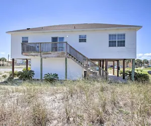 Photo 2 - Pensacola Beach Home: 1 Block to Beach Access