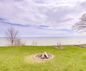 Photo 4 - Waterfront Algoma Vacation Rental on Lake Michigan