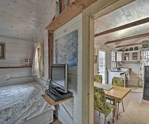 Photo 2 - Cozy Vineyard Haven Cottage < 1 Mi to Beach!