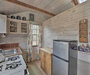 Photo 4 - Cozy Vineyard Haven Cottage < 1 Mi to Beach!