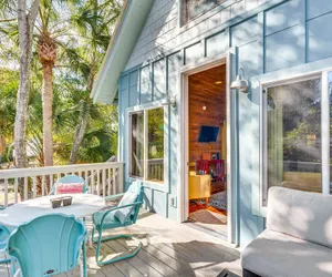 Photo 5 - The Bird House: Lush Bungalow, Steps From Ocean!