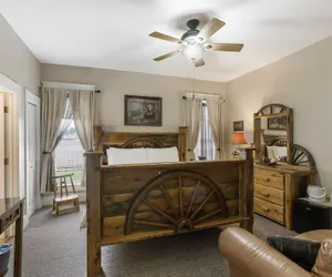 Photo 3 - The Branson Hotel