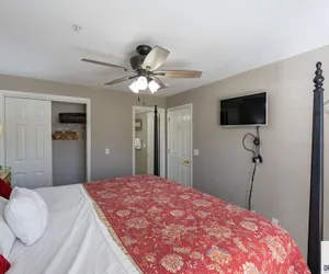 Photo 5 - Game-time Getaway