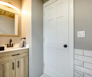 Photo 5 - Pet-friendly Wilmington Retreat w/ Hot Tub!
