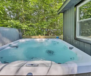 Photo 2 - Modern Poconos Chalet w/ Private Hot Tub, Fire Pit