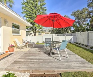 Photo 2 - Pet-friendly Dunedin Townhome w/ Private Yard