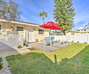 Photo 5 - Pet-friendly Dunedin Townhome w/ Private Yard