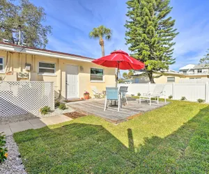 Photo 5 - Pet-friendly Dunedin Townhome w/ Private Yard